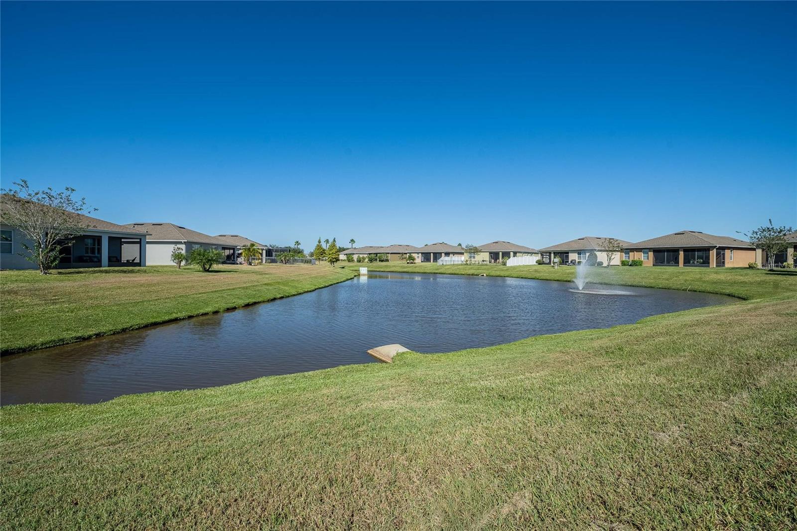 Image 19 of 52 For 2667 Canyon Crest Drive