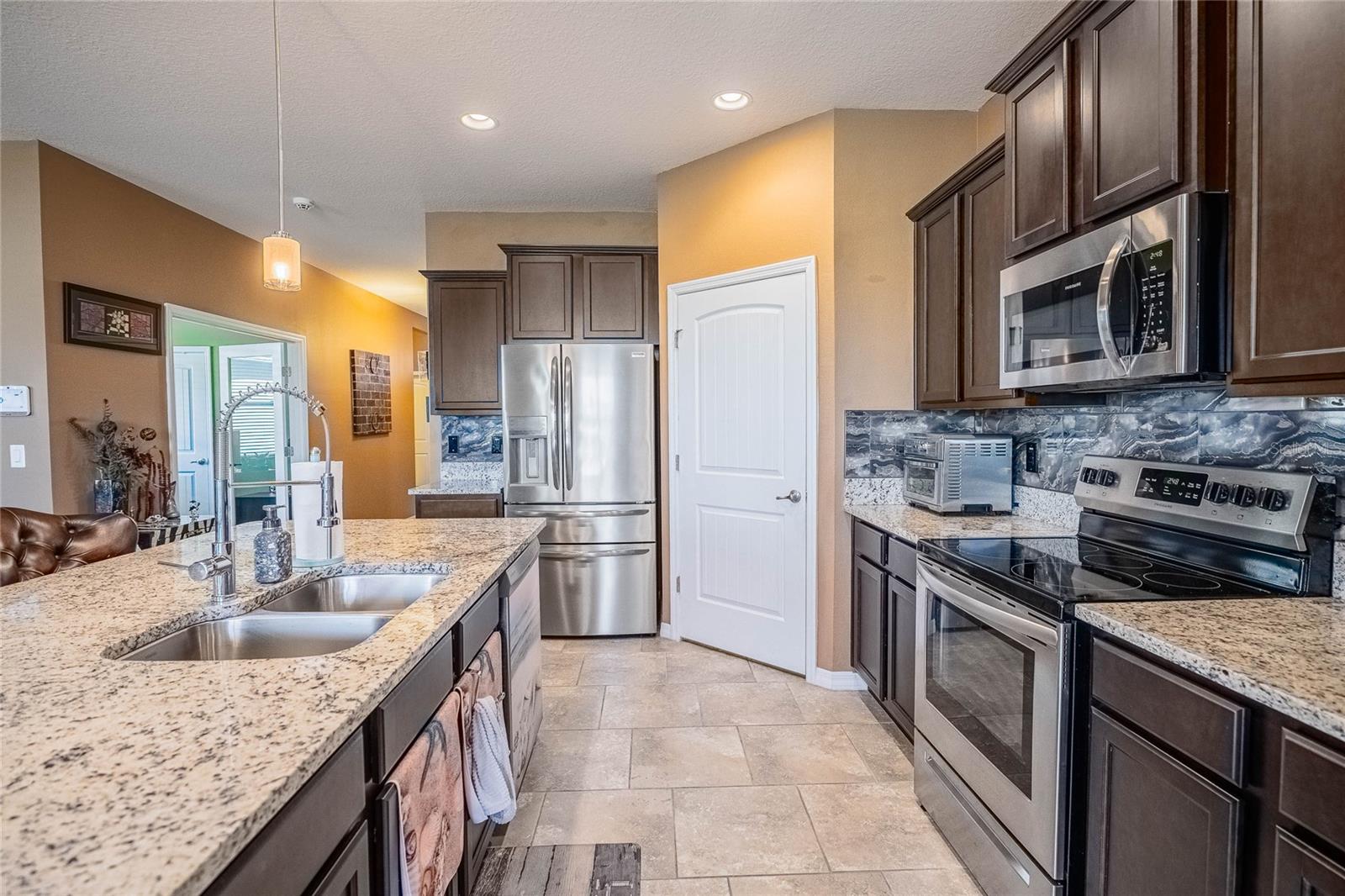 Image 28 of 52 For 2667 Canyon Crest Drive