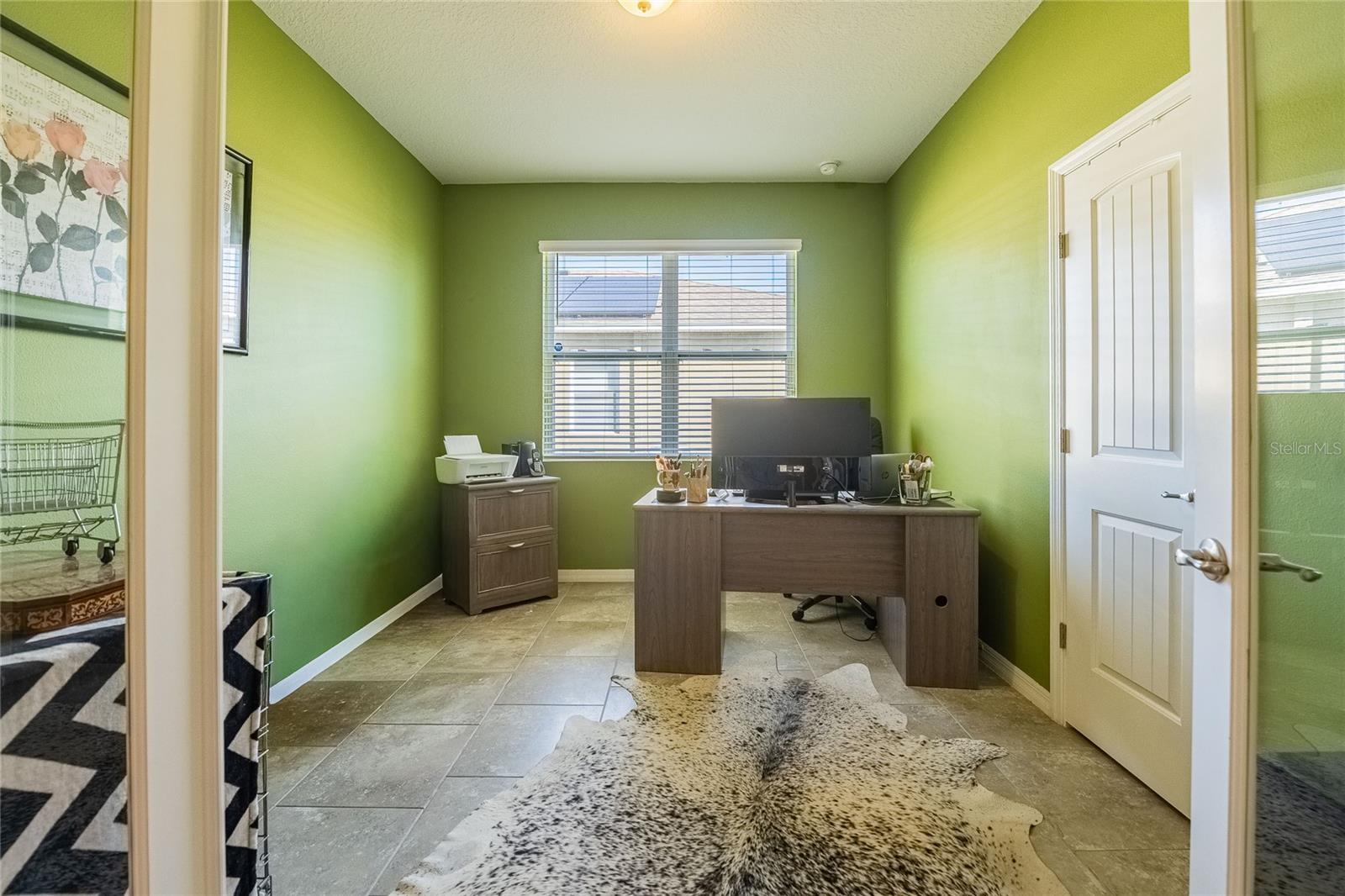 Image 32 of 52 For 2667 Canyon Crest Drive