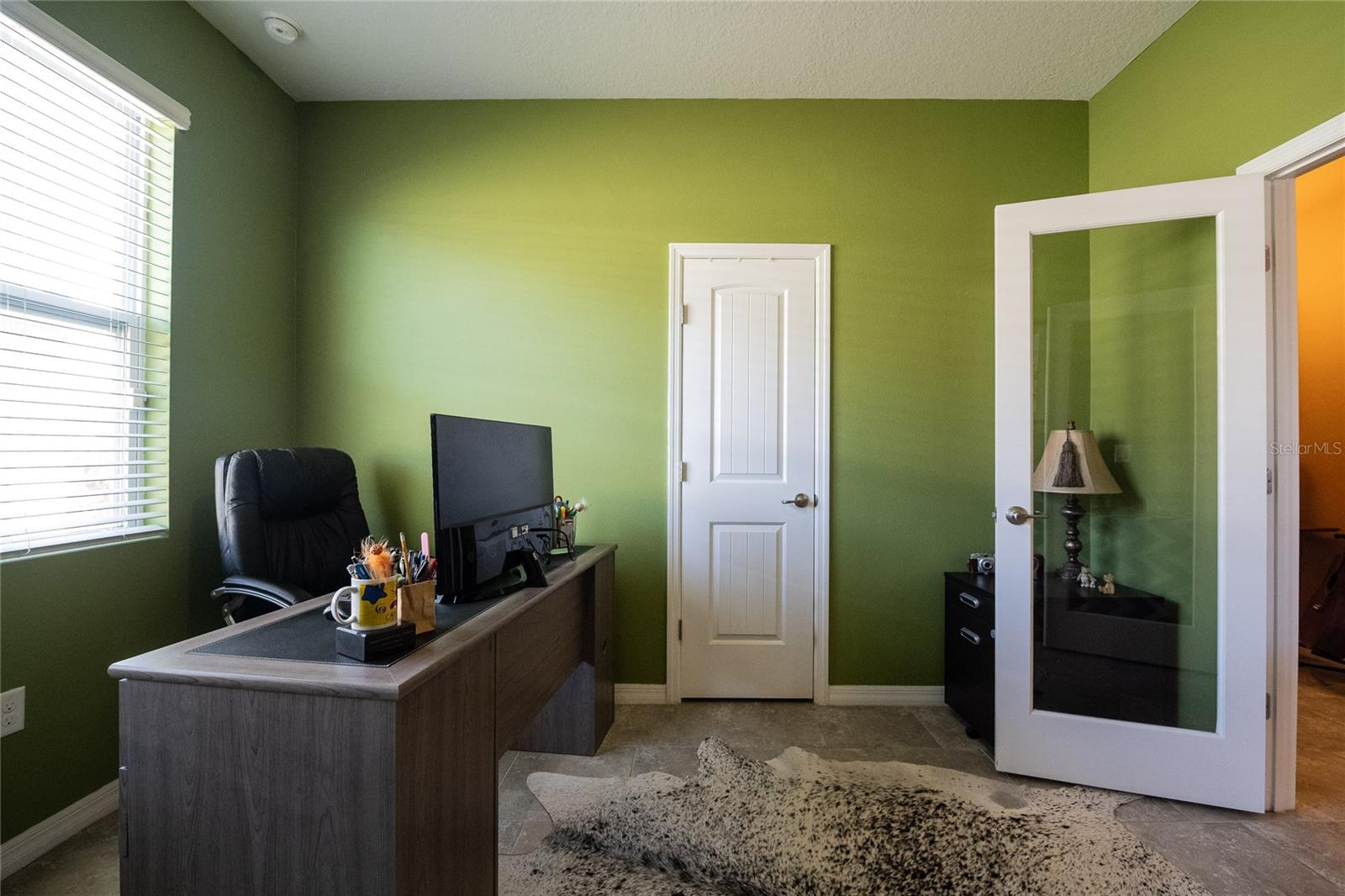 Image 33 of 52 For 2667 Canyon Crest Drive