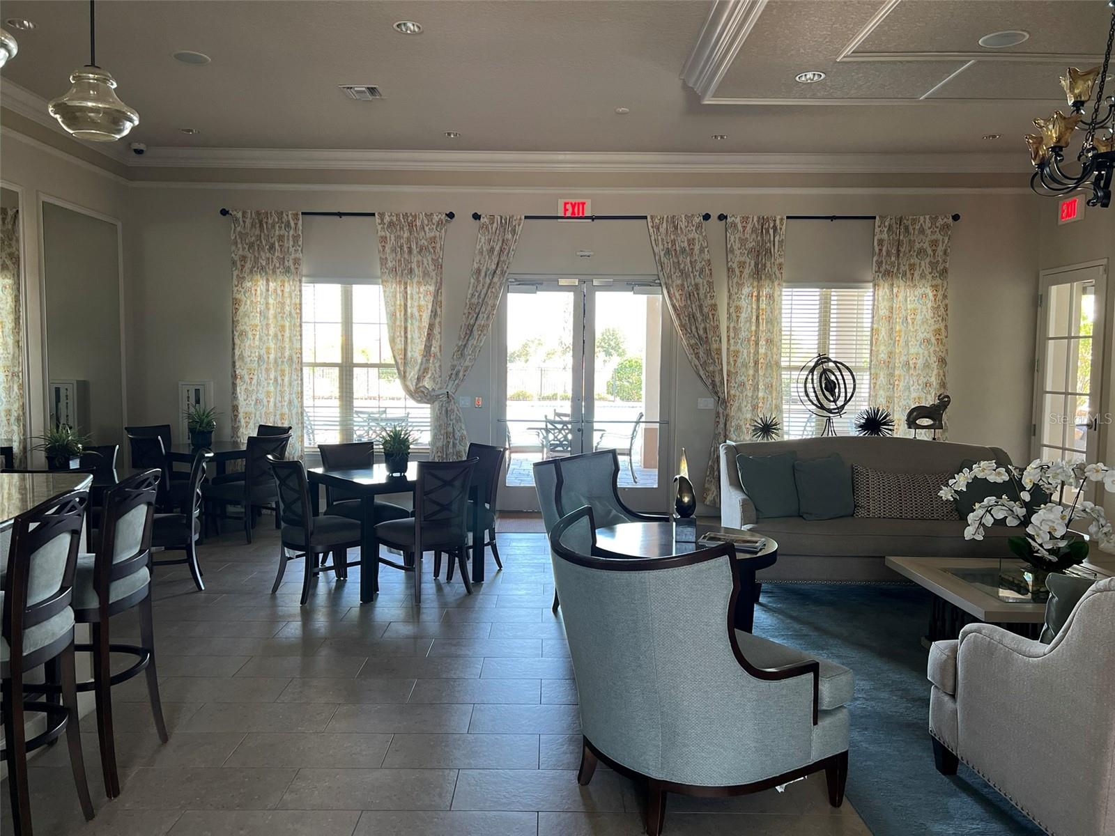 Image 40 of 52 For 2667 Canyon Crest Drive