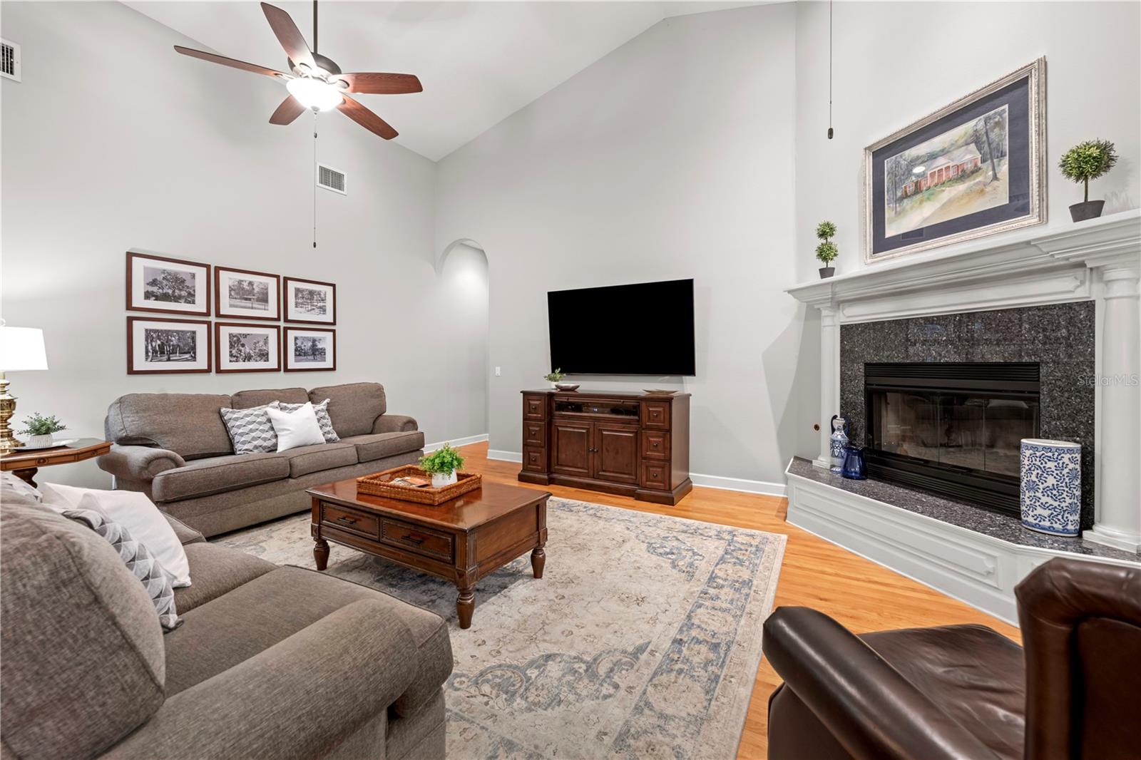 Listing photo id 8 for 23245 Croom Road