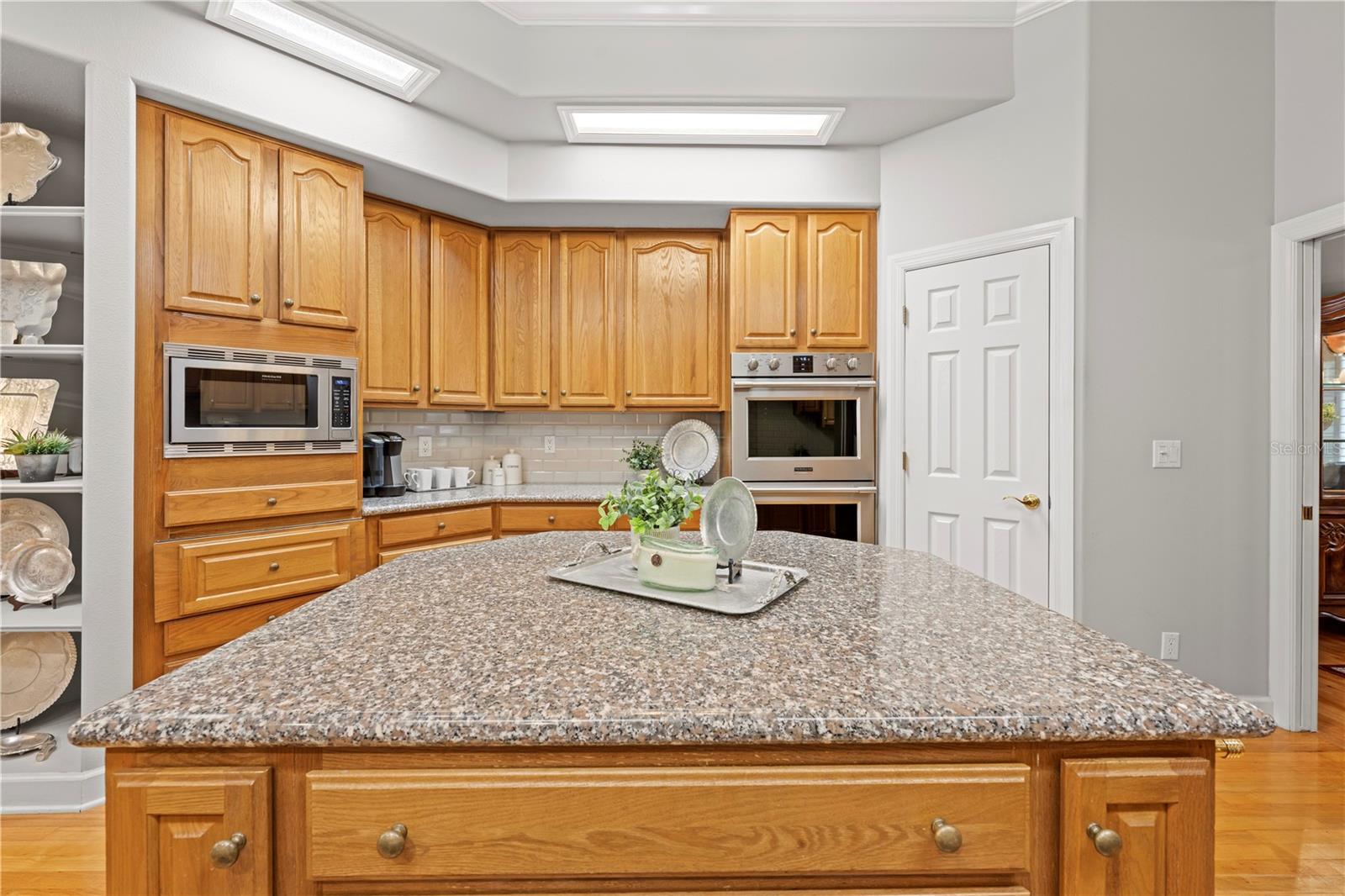 Listing photo id 15 for 23245 Croom Road