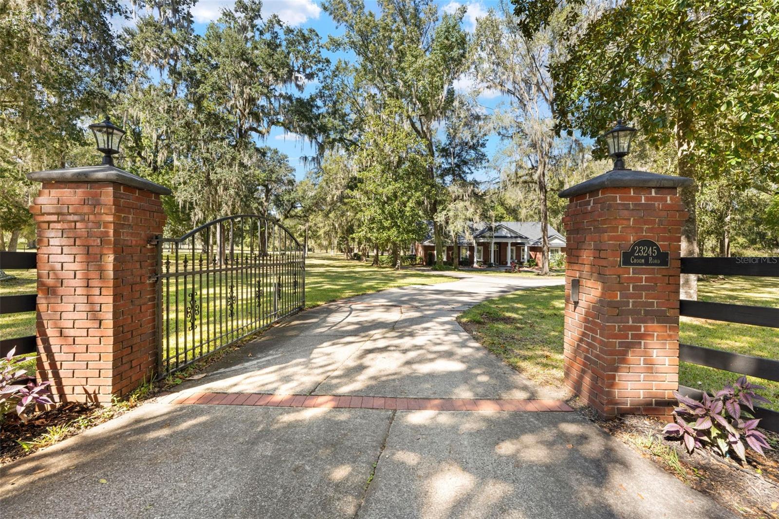 Listing photo id 0 for 23245 Croom Road