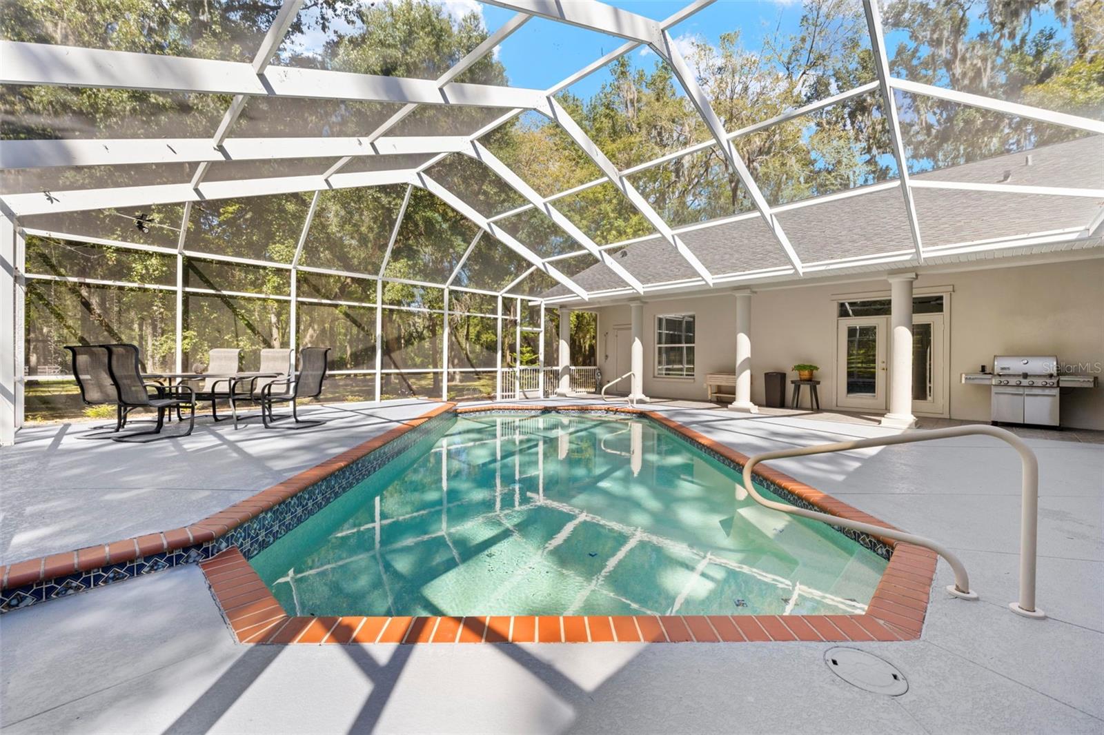 Listing photo id 2 for 23245 Croom Road