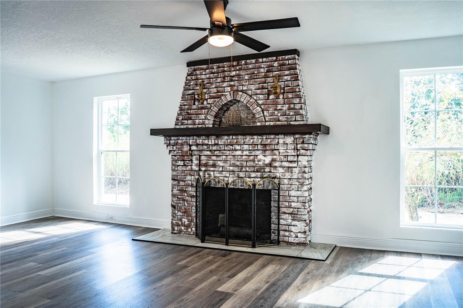 Image 19 of 83 For 3452 Old Tampa Highway