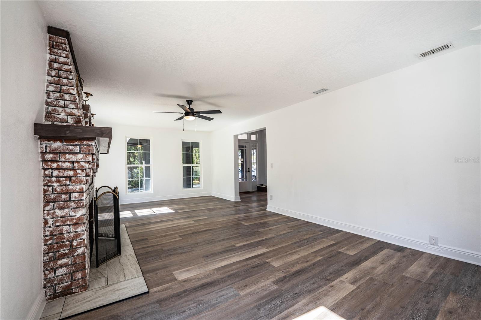 Image 22 of 83 For 3452 Old Tampa Highway