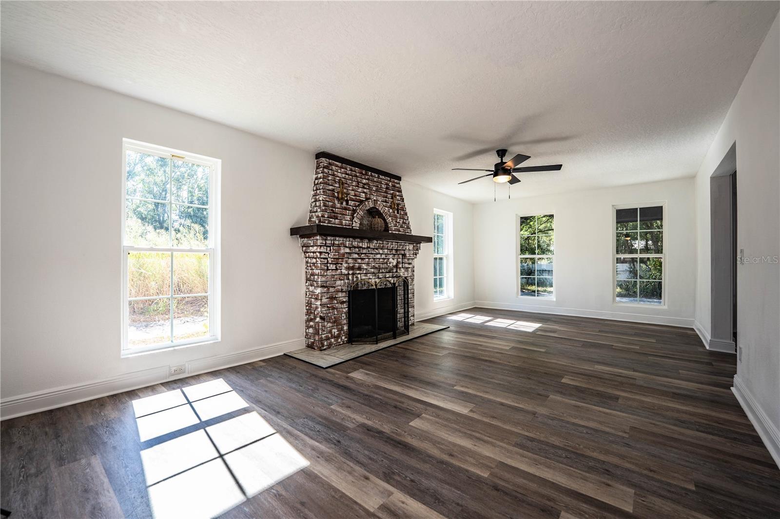 Image 23 of 83 For 3452 Old Tampa Highway