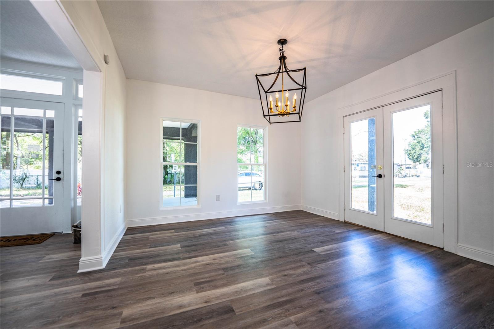 Image 28 of 83 For 3452 Old Tampa Highway