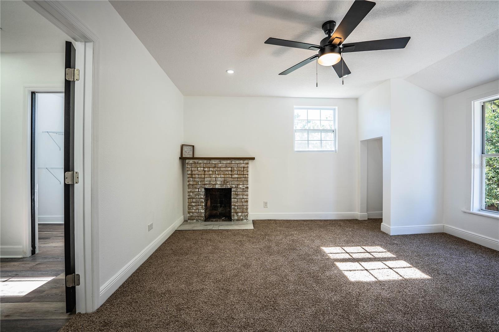 Image 44 of 83 For 3452 Old Tampa Highway