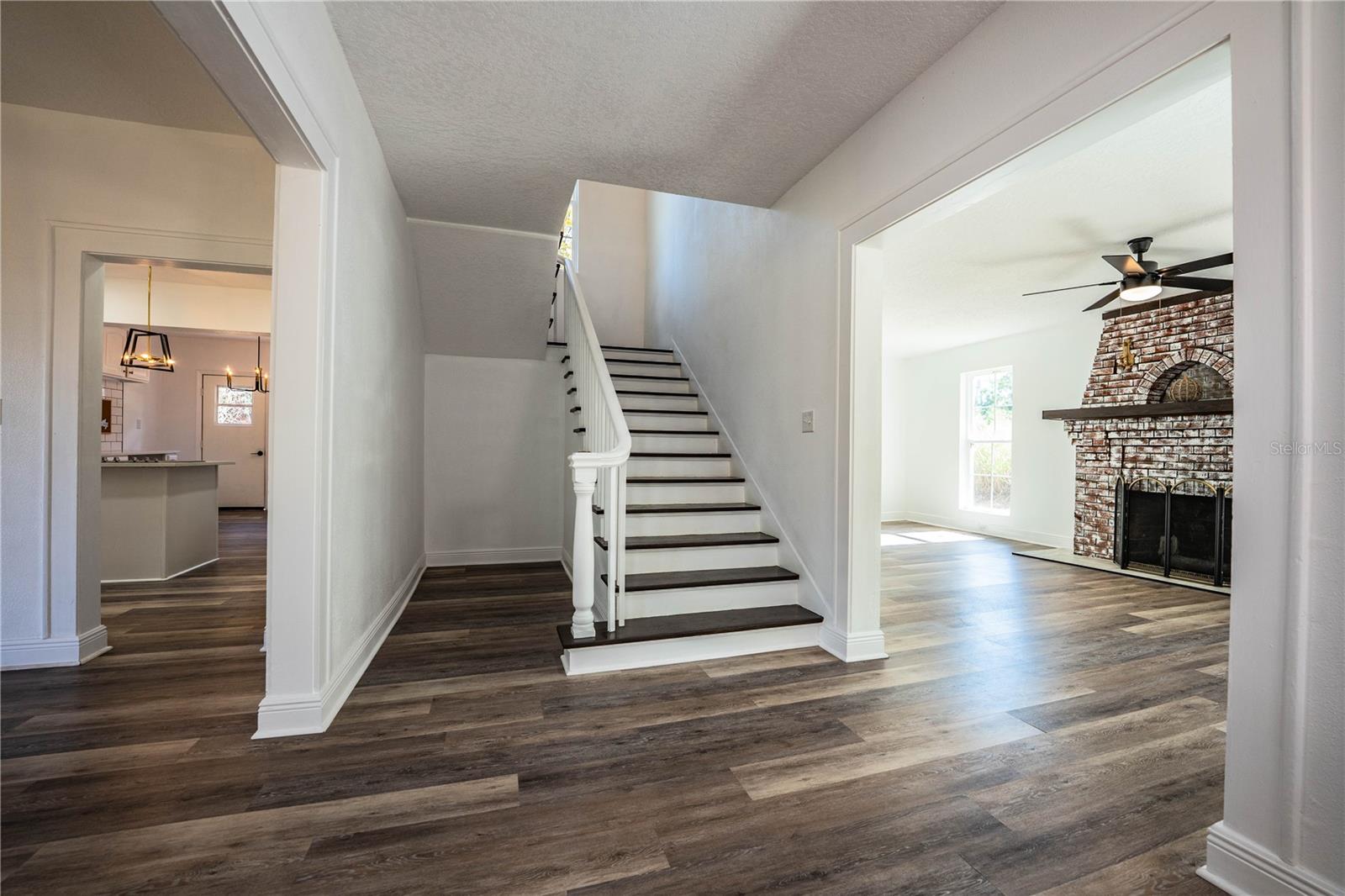 Image 8 of 83 For 3452 Old Tampa Highway