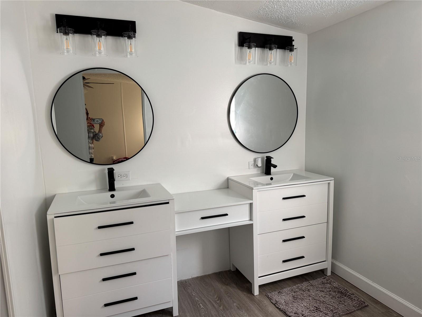 Image 10 of 20 For 402 Oak Ridge E