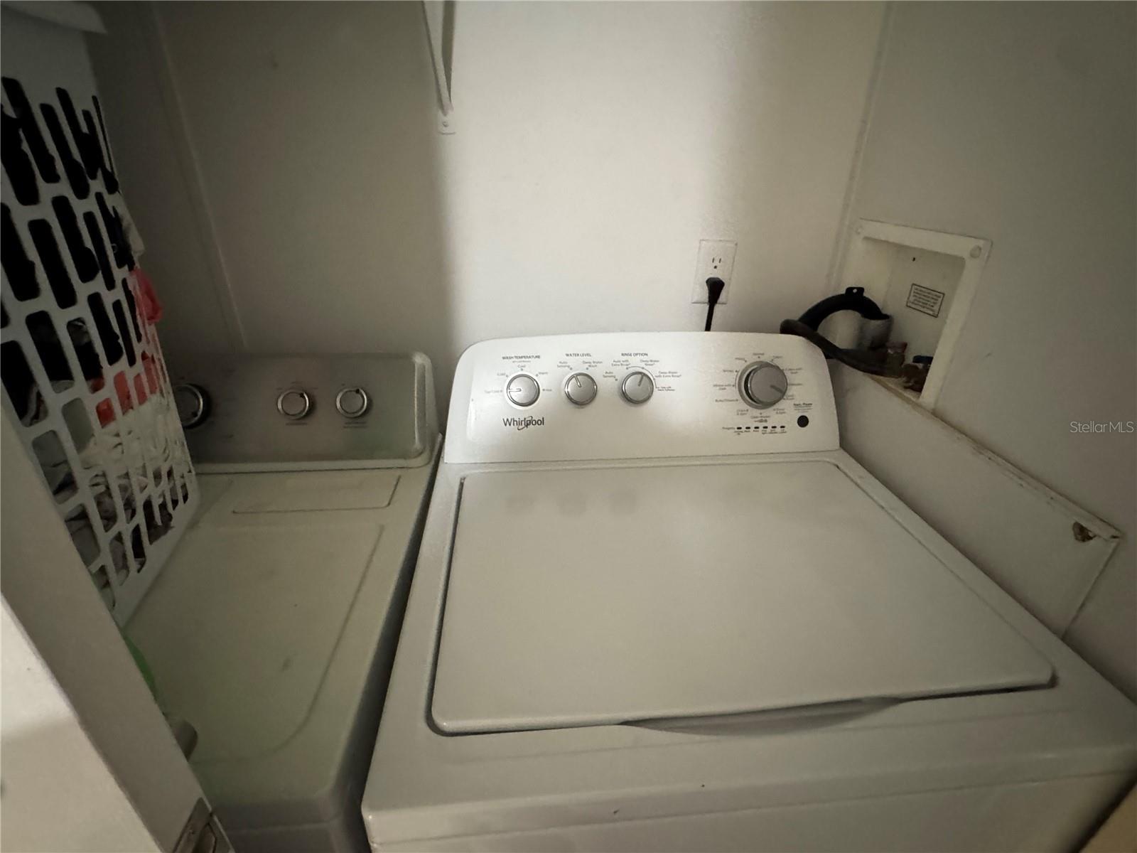 Image 15 of 20 For 402 Oak Ridge E