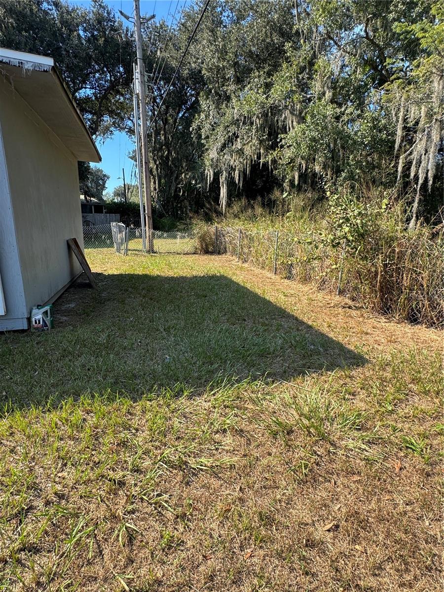 Image 19 of 20 For 402 Oak Ridge E