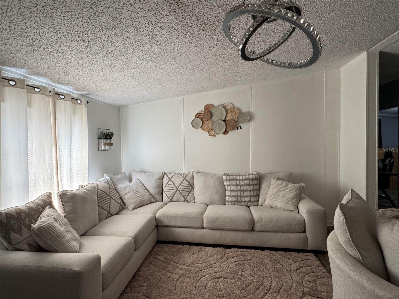 Image 7 of 20 For 402 Oak Ridge E