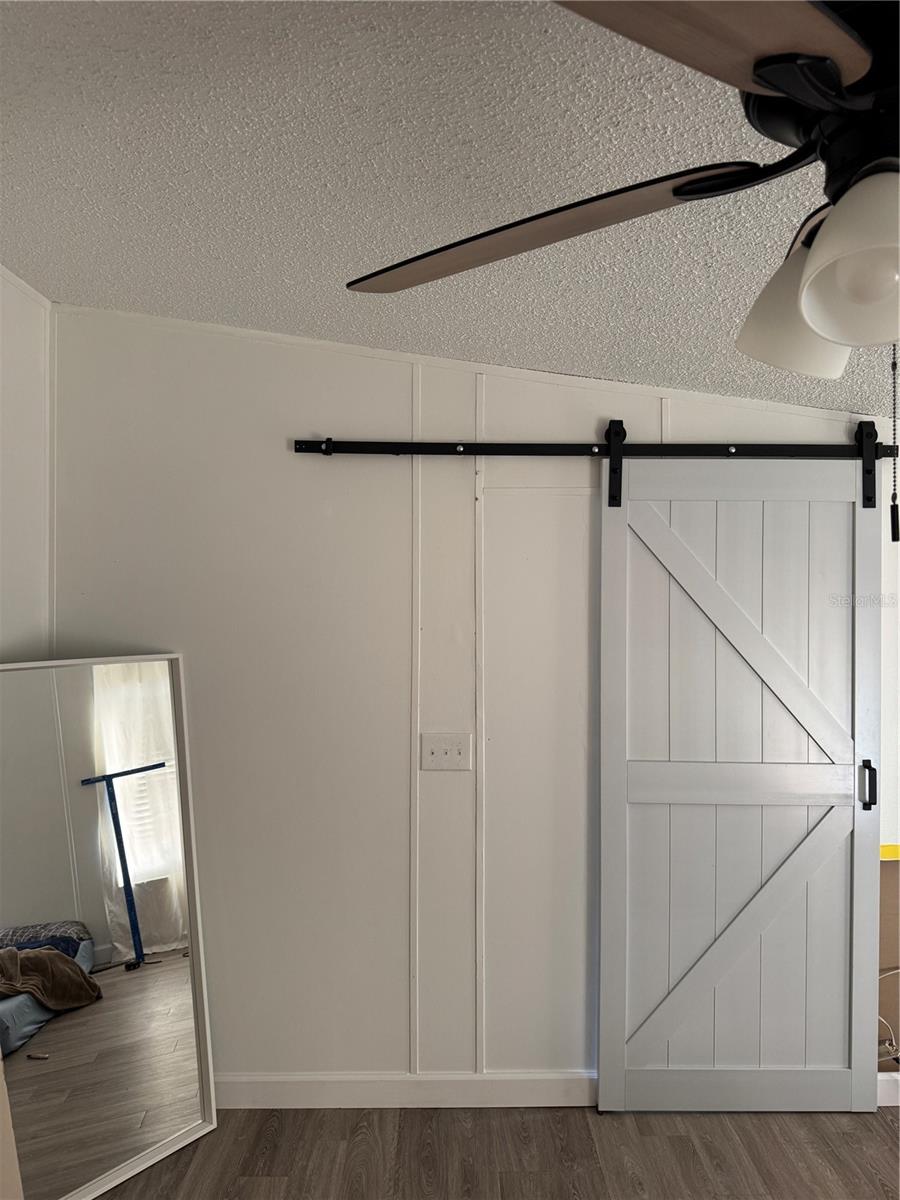 Image 8 of 20 For 402 Oak Ridge E