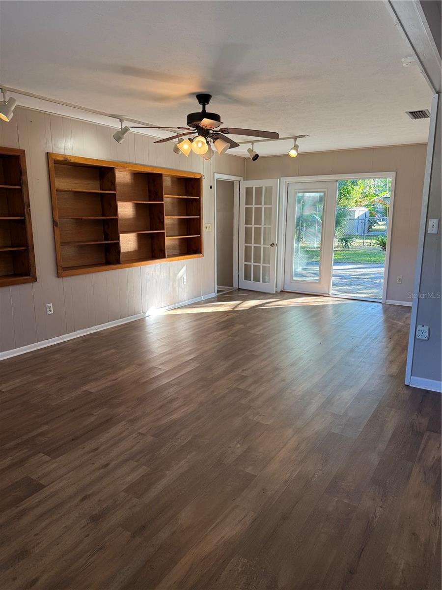 Image 3 of 6 For 2632 Handley Blvd