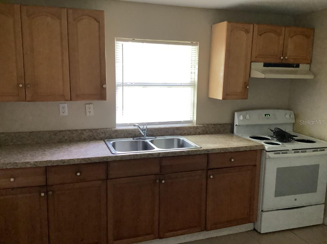 Image 3 of 5 For 2712 Vermont Avenue