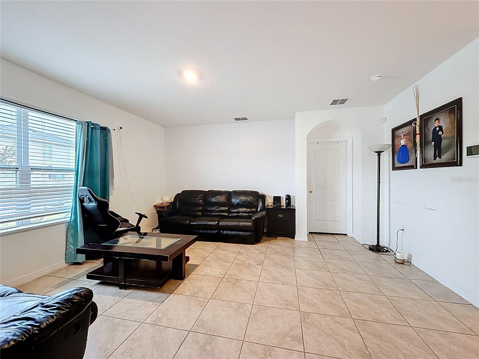 Image 18 of 49 For 2043 Blue Highland Dr