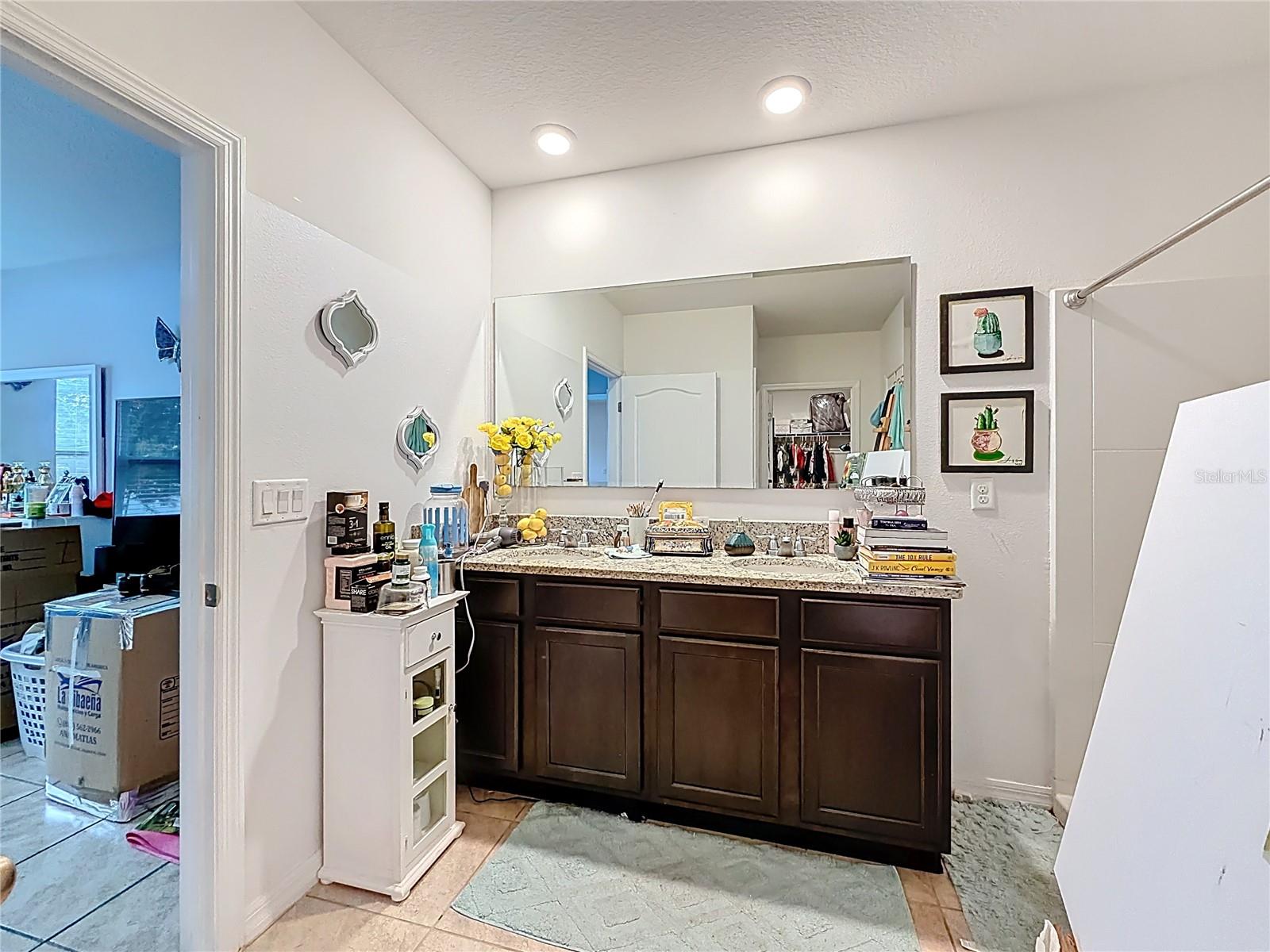 Image 23 of 49 For 2043 Blue Highland Dr