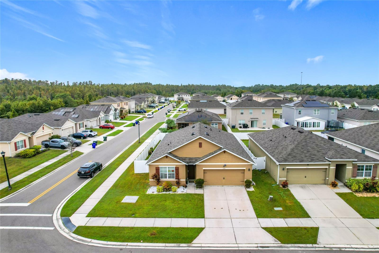 Image 4 of 49 For 2043 Blue Highland Dr