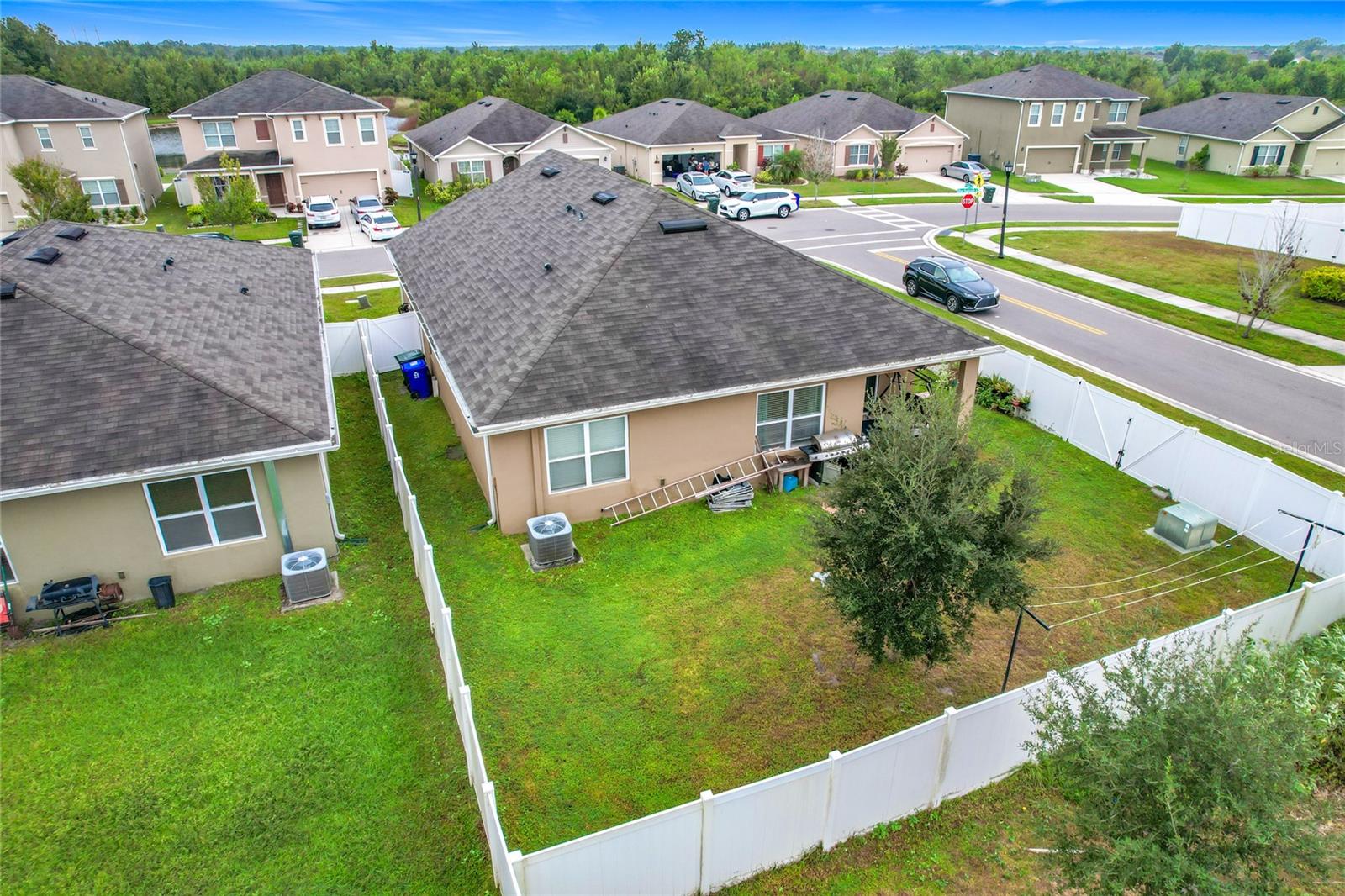 Image 41 of 49 For 2043 Blue Highland Dr