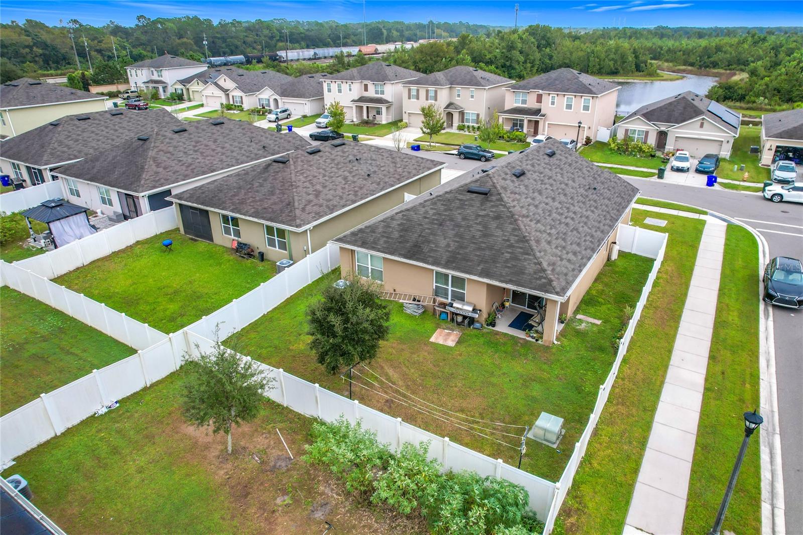 Image 44 of 49 For 2043 Blue Highland Dr