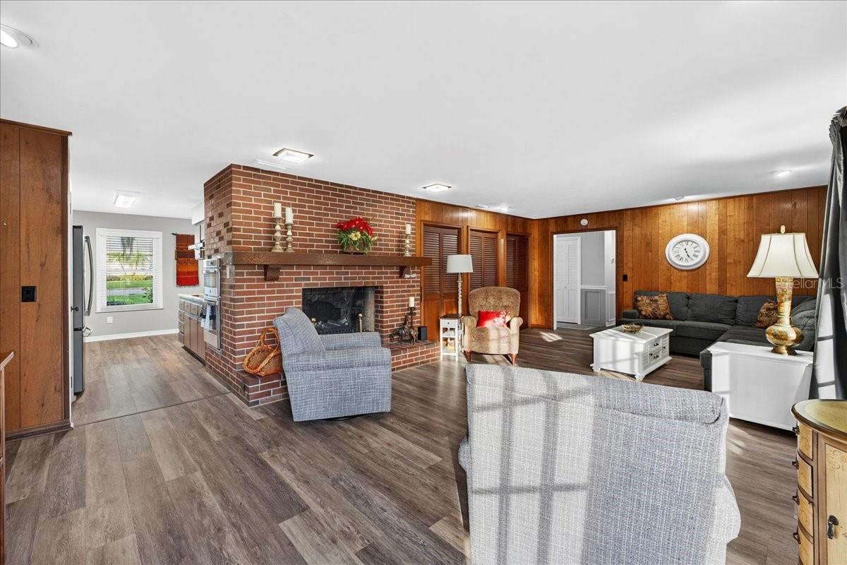 Image 15 of 56 For 1135 Mariposa Avenue