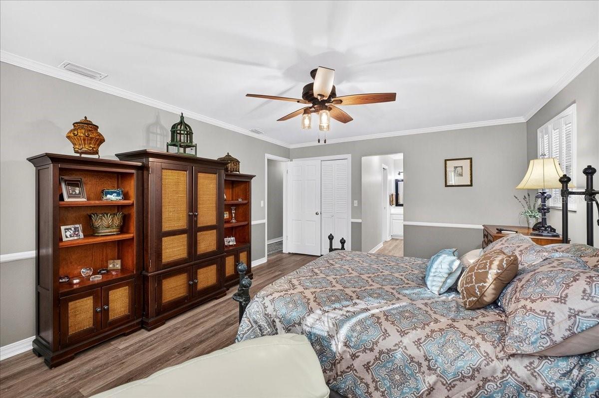 Image 21 of 56 For 1135 Mariposa Avenue