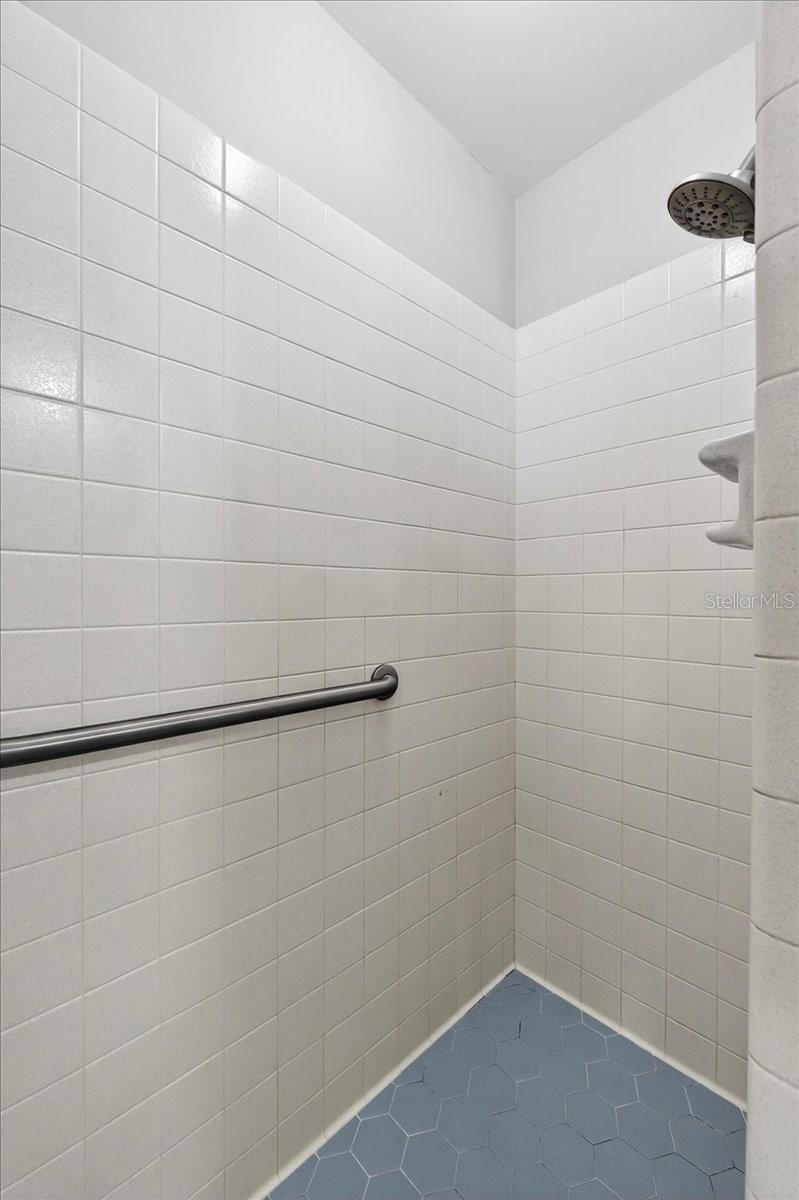 Image 26 of 56 For 1135 Mariposa Avenue