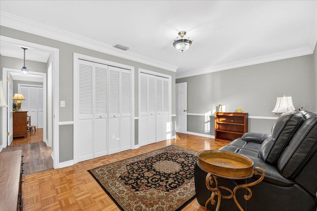 Image 28 of 56 For 1135 Mariposa Avenue