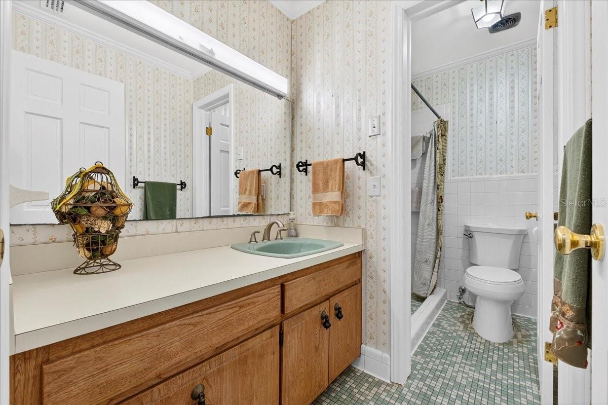 Image 30 of 56 For 1135 Mariposa Avenue