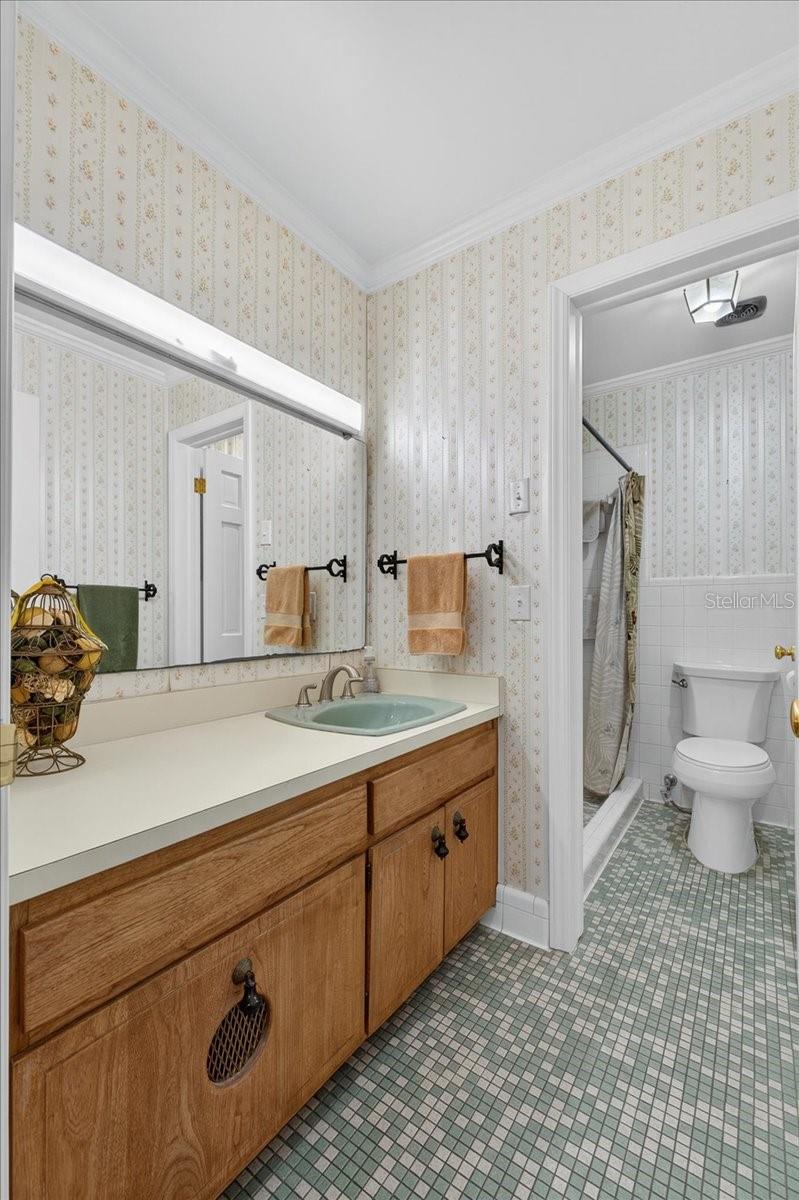 Image 31 of 56 For 1135 Mariposa Avenue