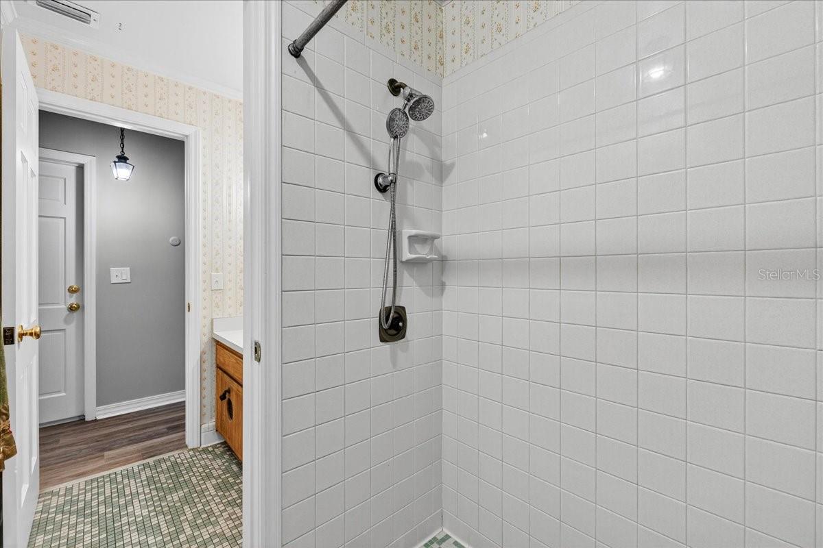 Image 32 of 56 For 1135 Mariposa Avenue