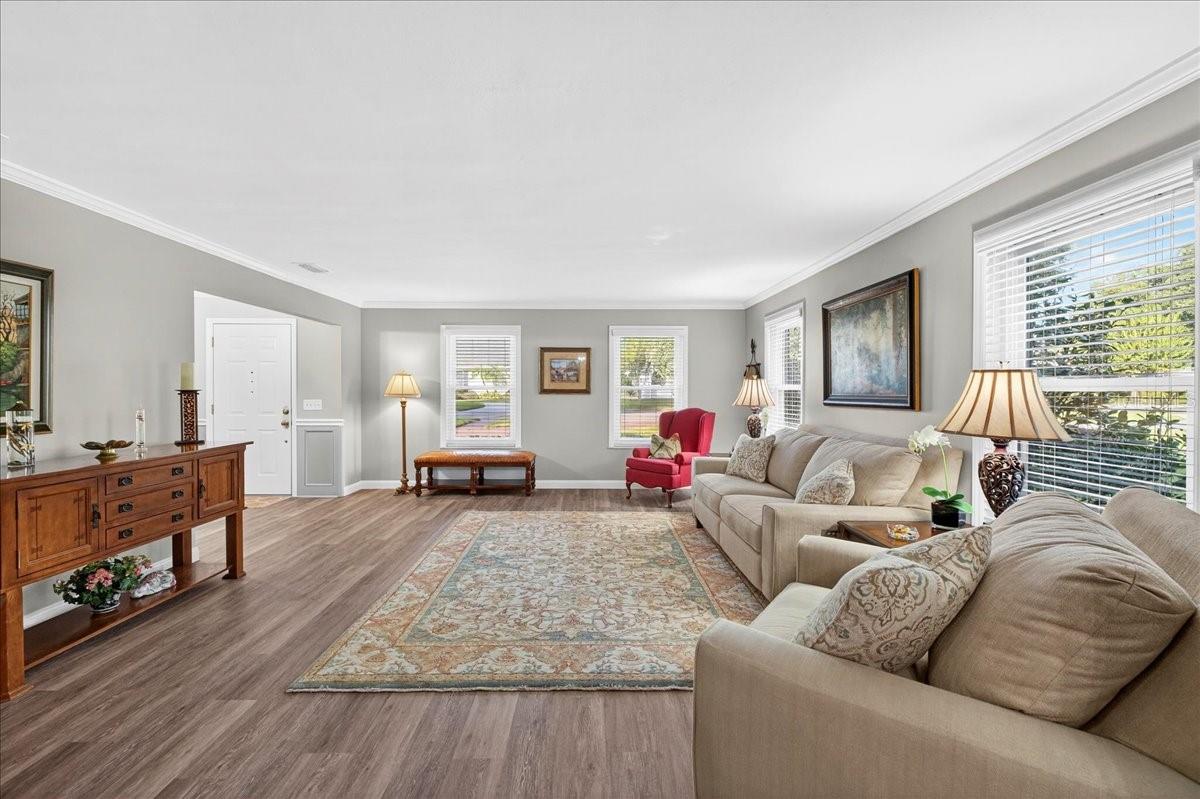 Image 4 of 56 For 1135 Mariposa Avenue