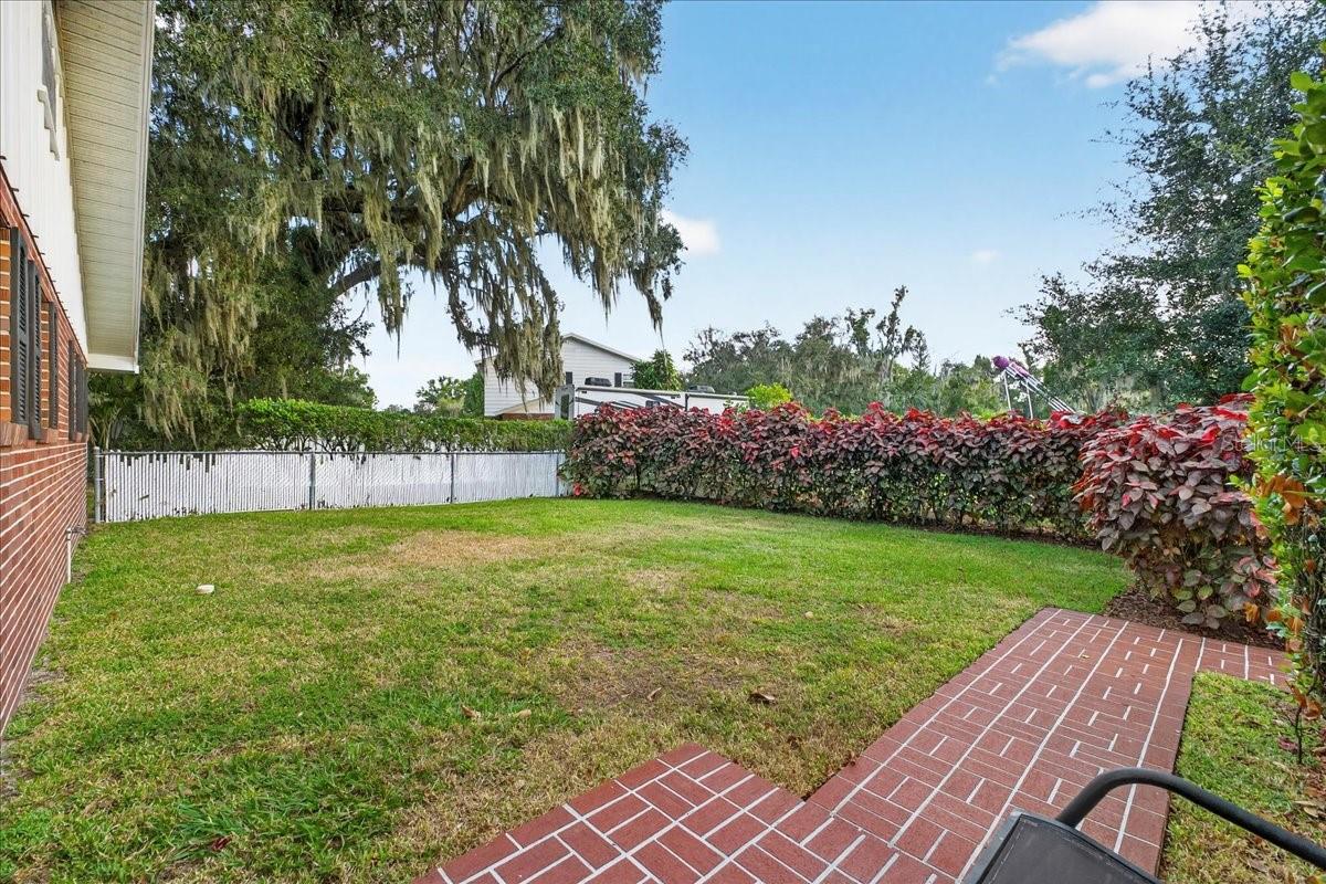 Image 45 of 56 For 1135 Mariposa Avenue