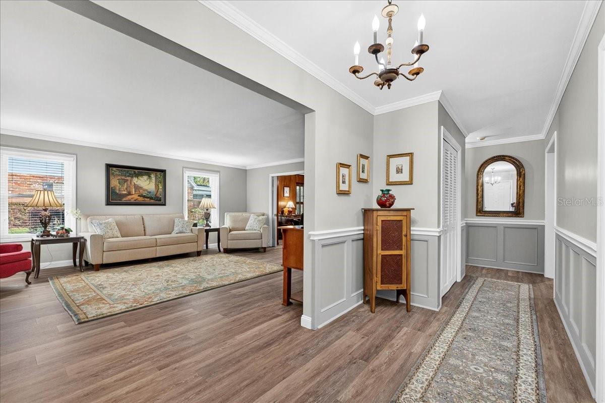 Image 7 of 56 For 1135 Mariposa Avenue