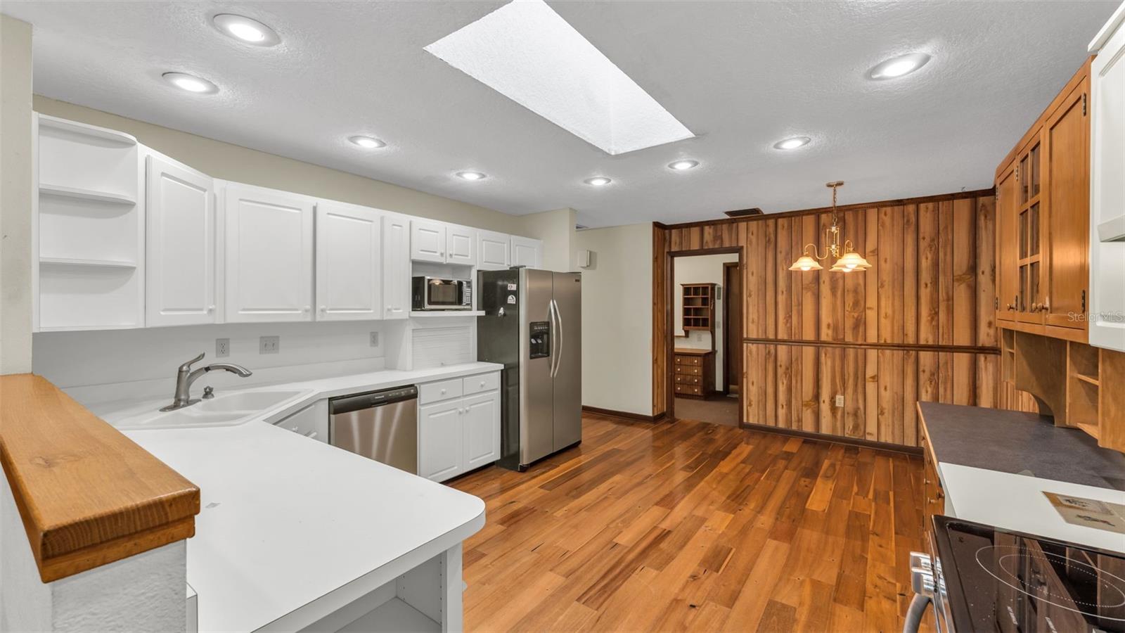 Image 13 of 62 For 952 Heron Circle