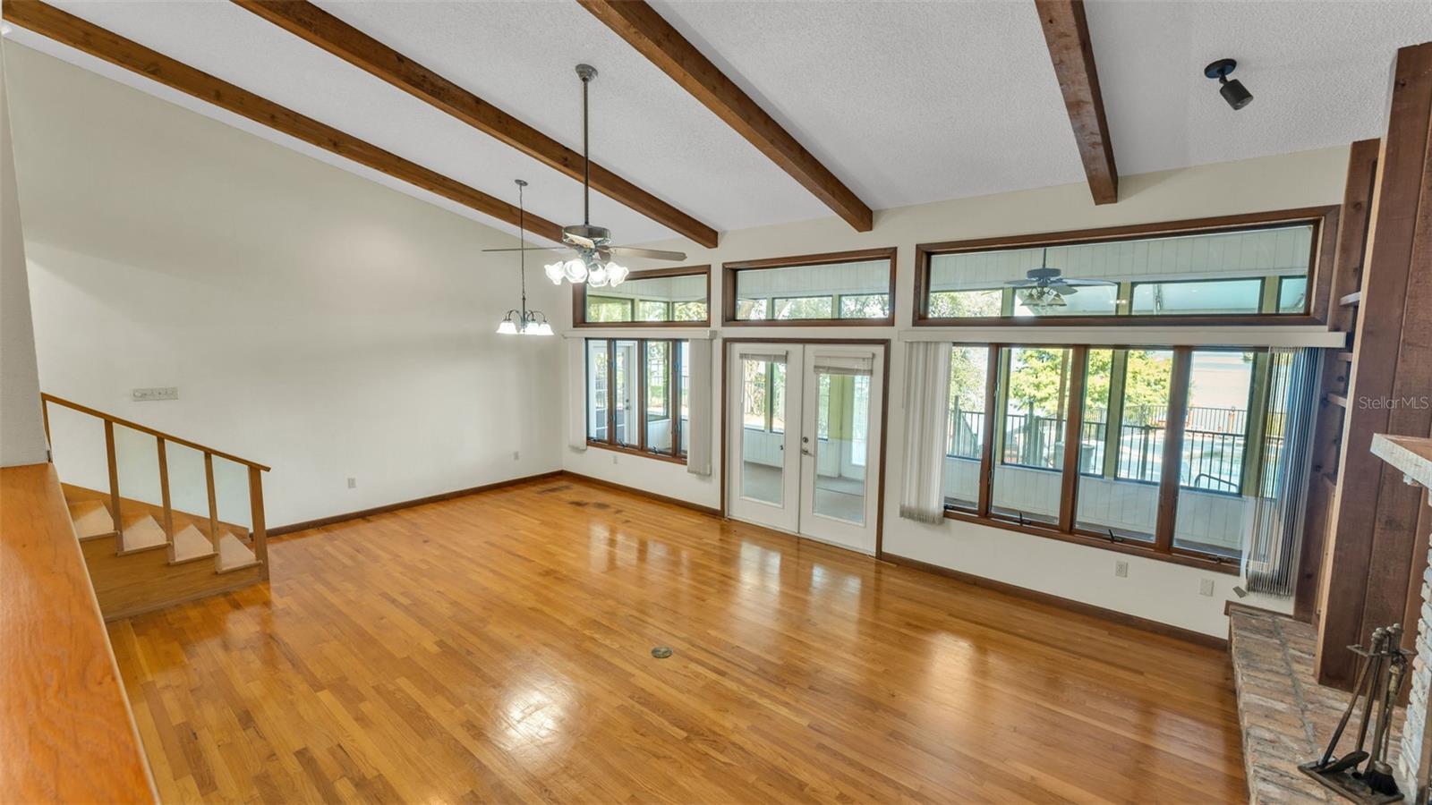 Image 18 of 62 For 952 Heron Circle