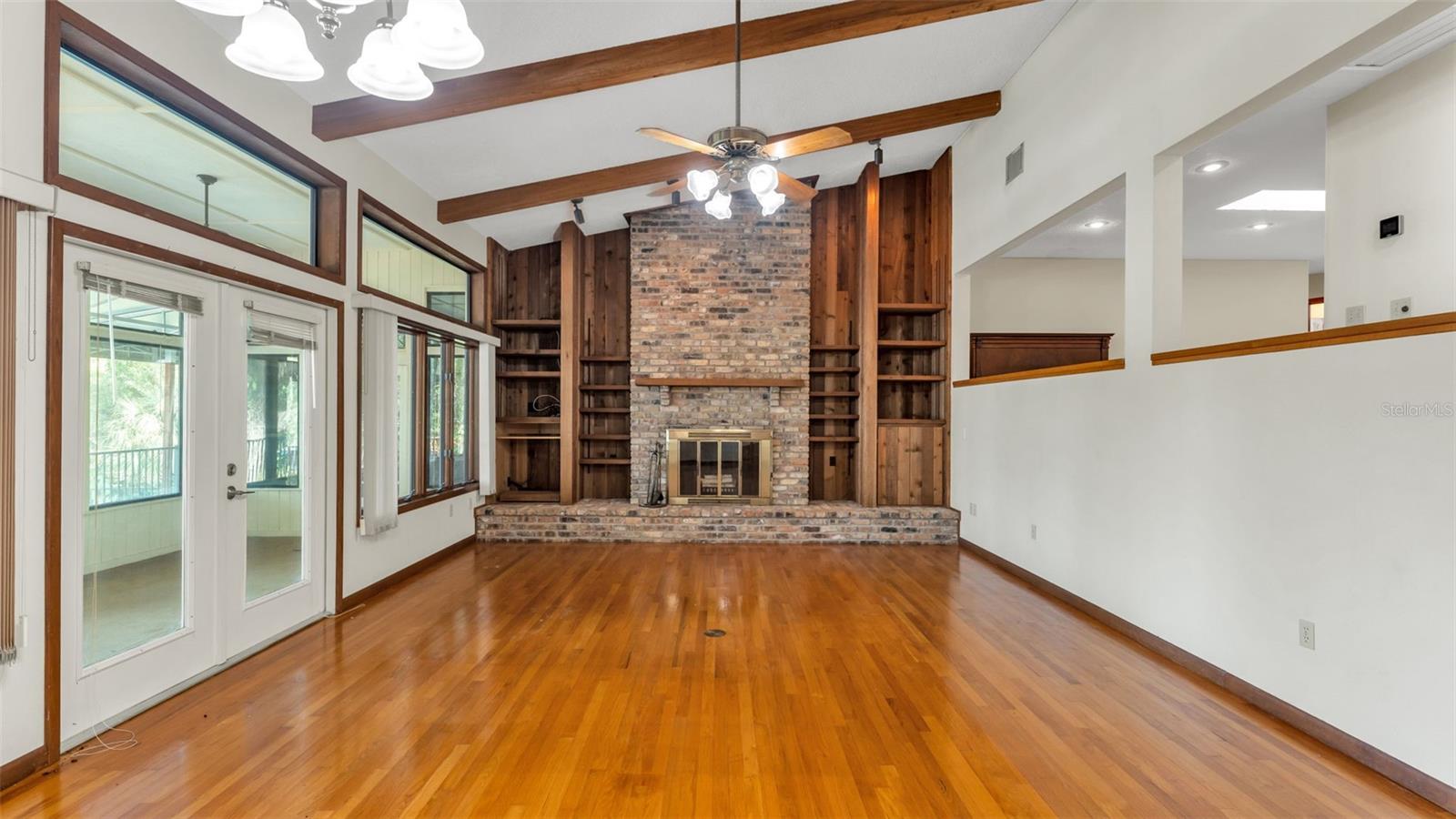 Image 19 of 62 For 952 Heron Circle