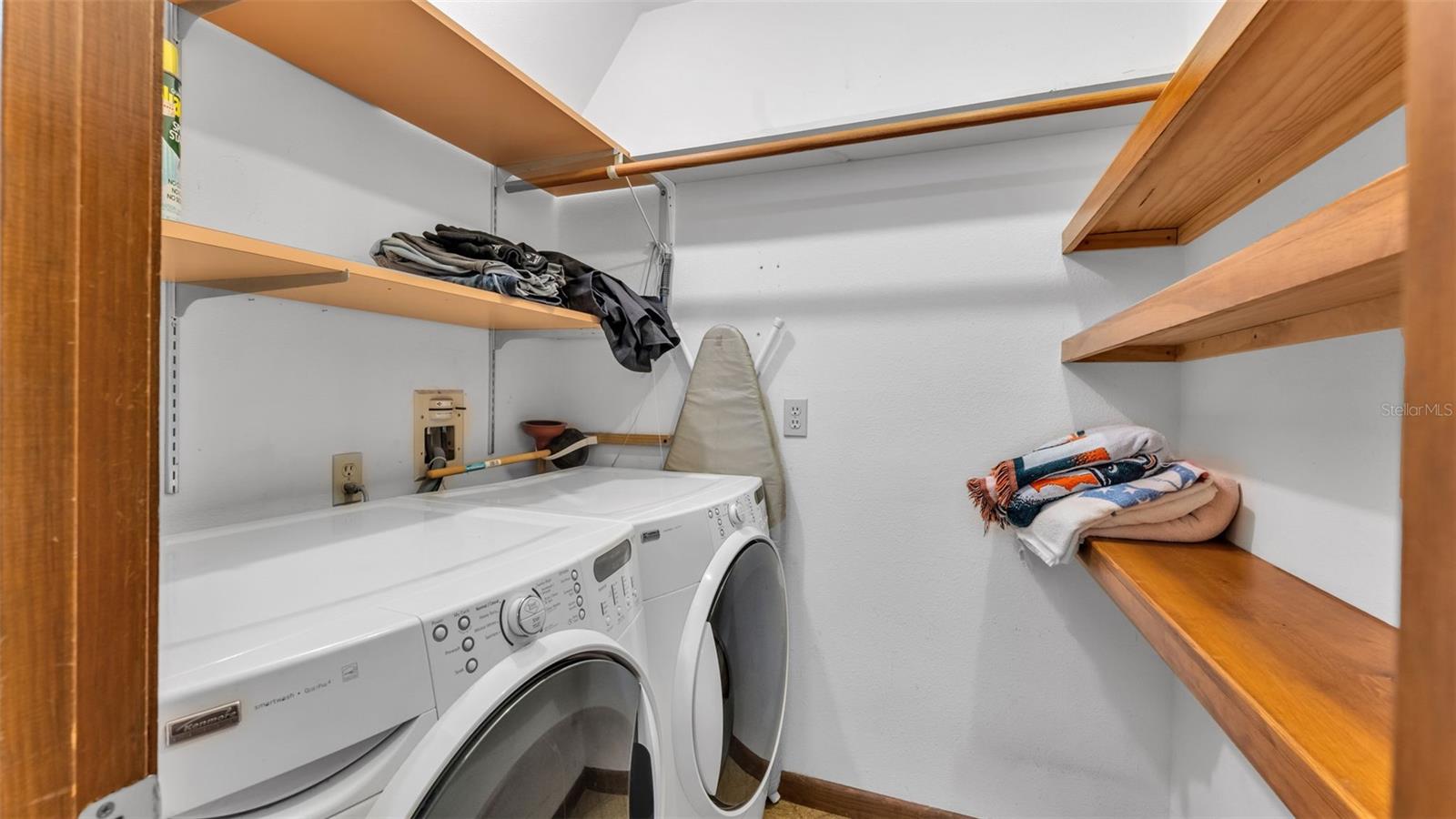 Image 22 of 62 For 952 Heron Circle