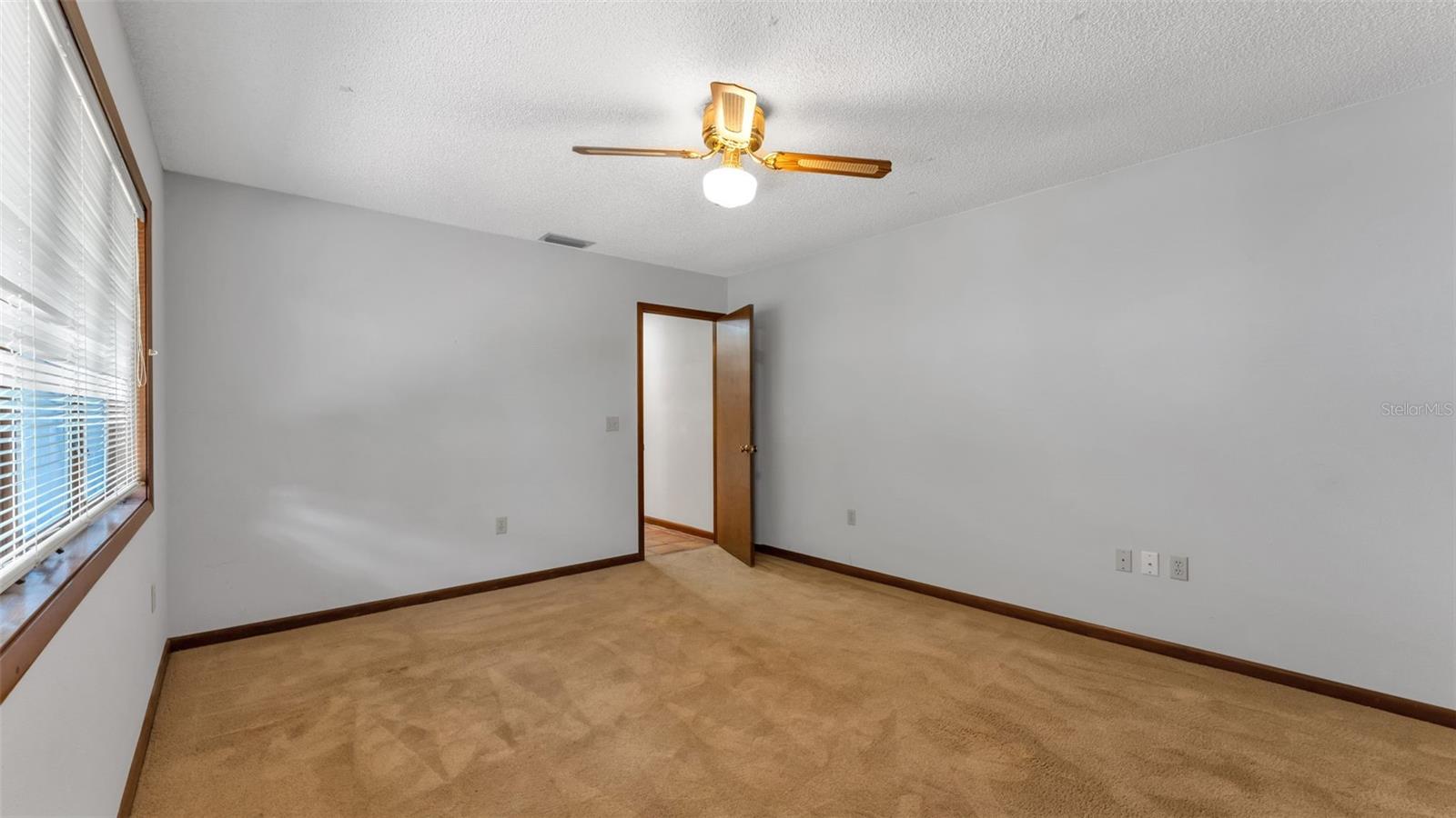 Image 23 of 62 For 952 Heron Circle