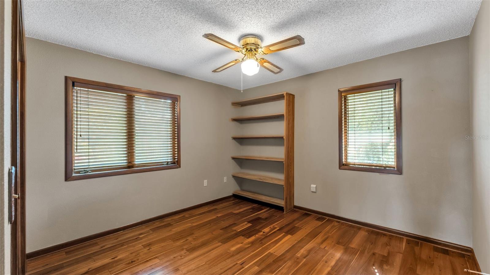 Image 32 of 62 For 952 Heron Circle