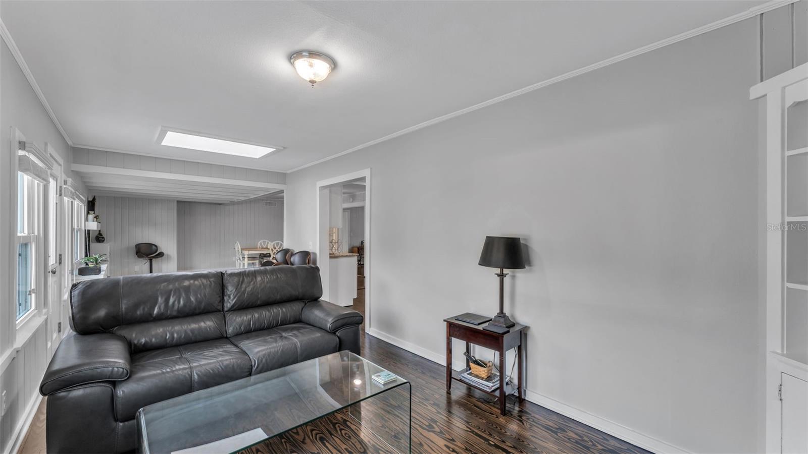 Image 16 of 47 For 2422 Coventry Ave