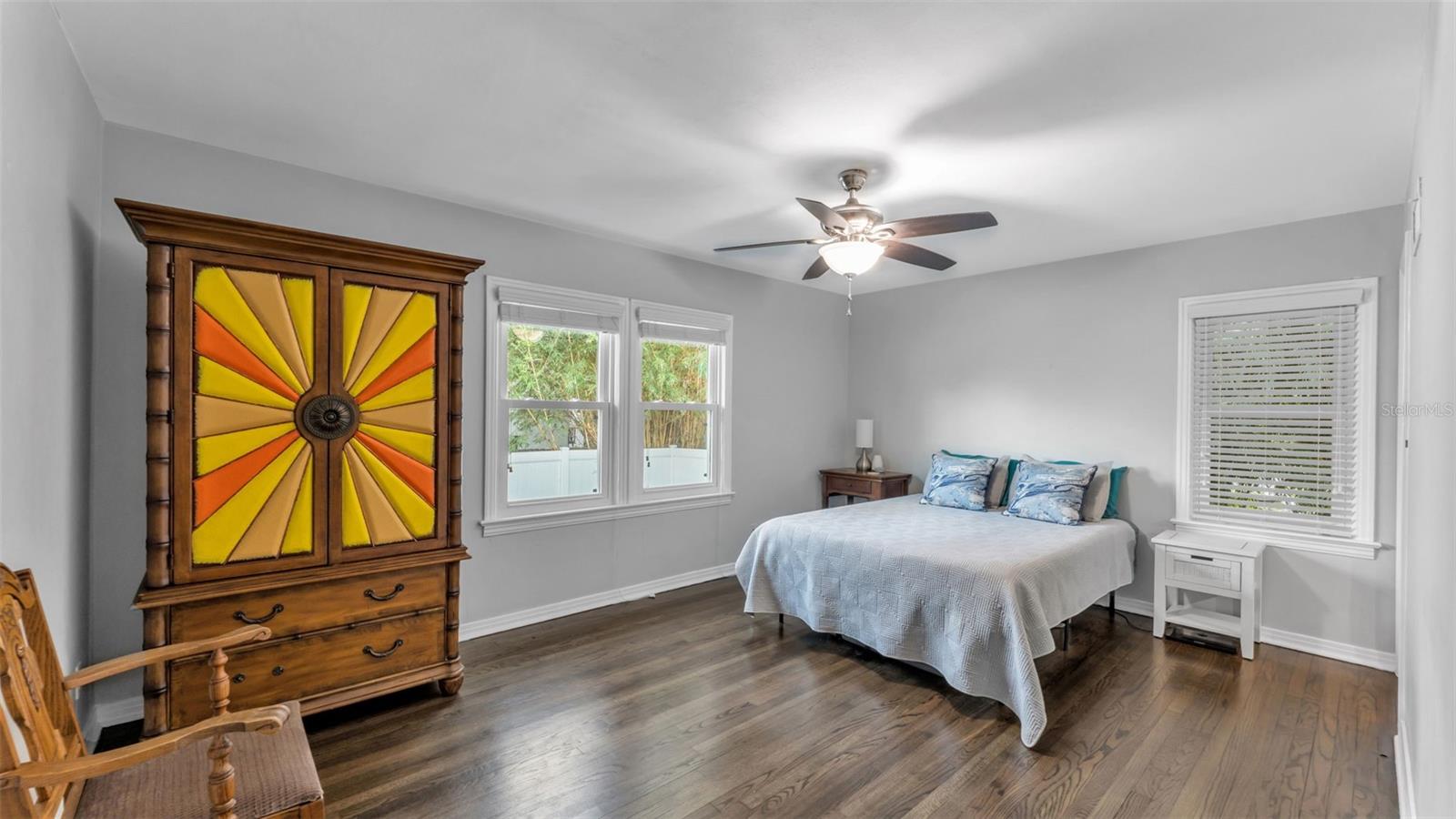 Image 19 of 47 For 2422 Coventry Ave