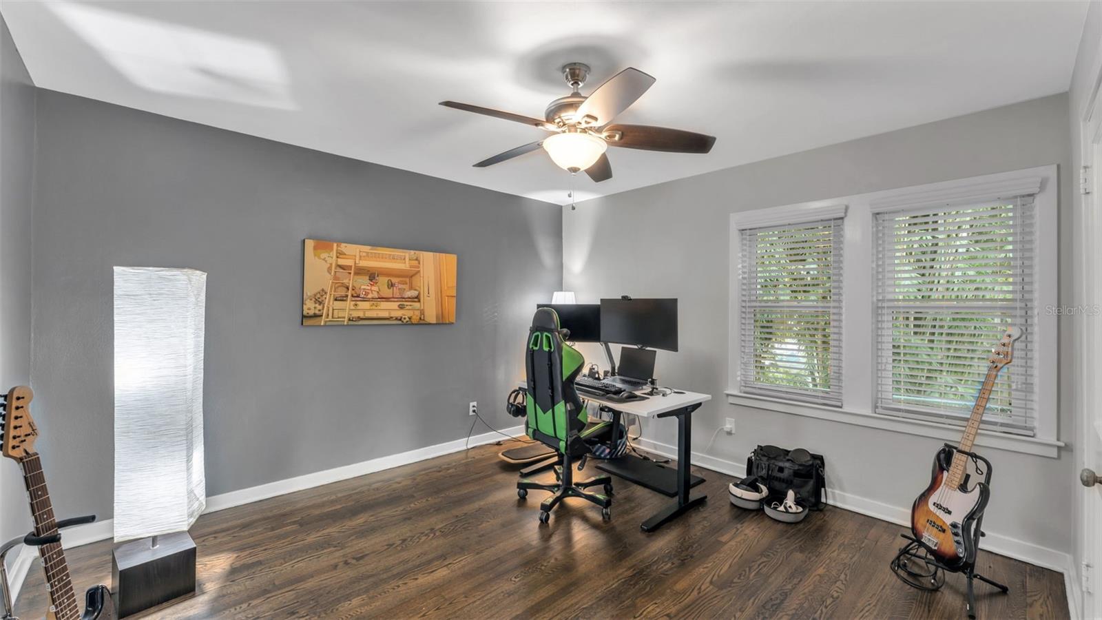 Image 24 of 47 For 2422 Coventry Ave