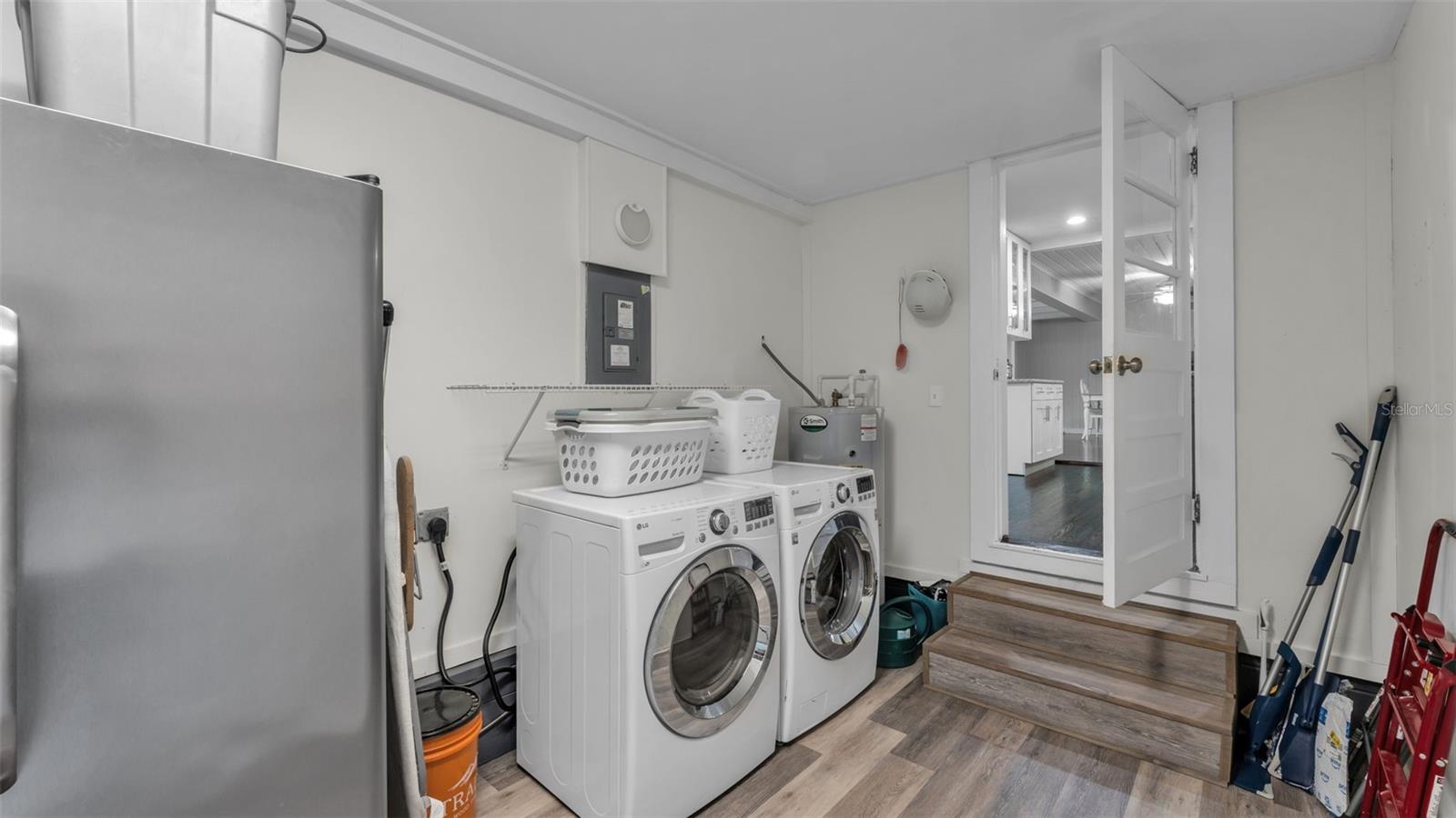 Image 31 of 47 For 2422 Coventry Ave