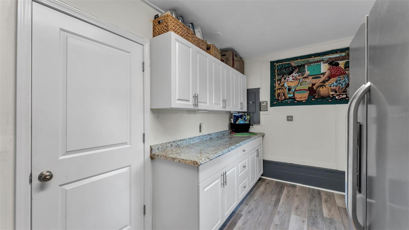 Image 33 of 47 For 2422 Coventry Ave