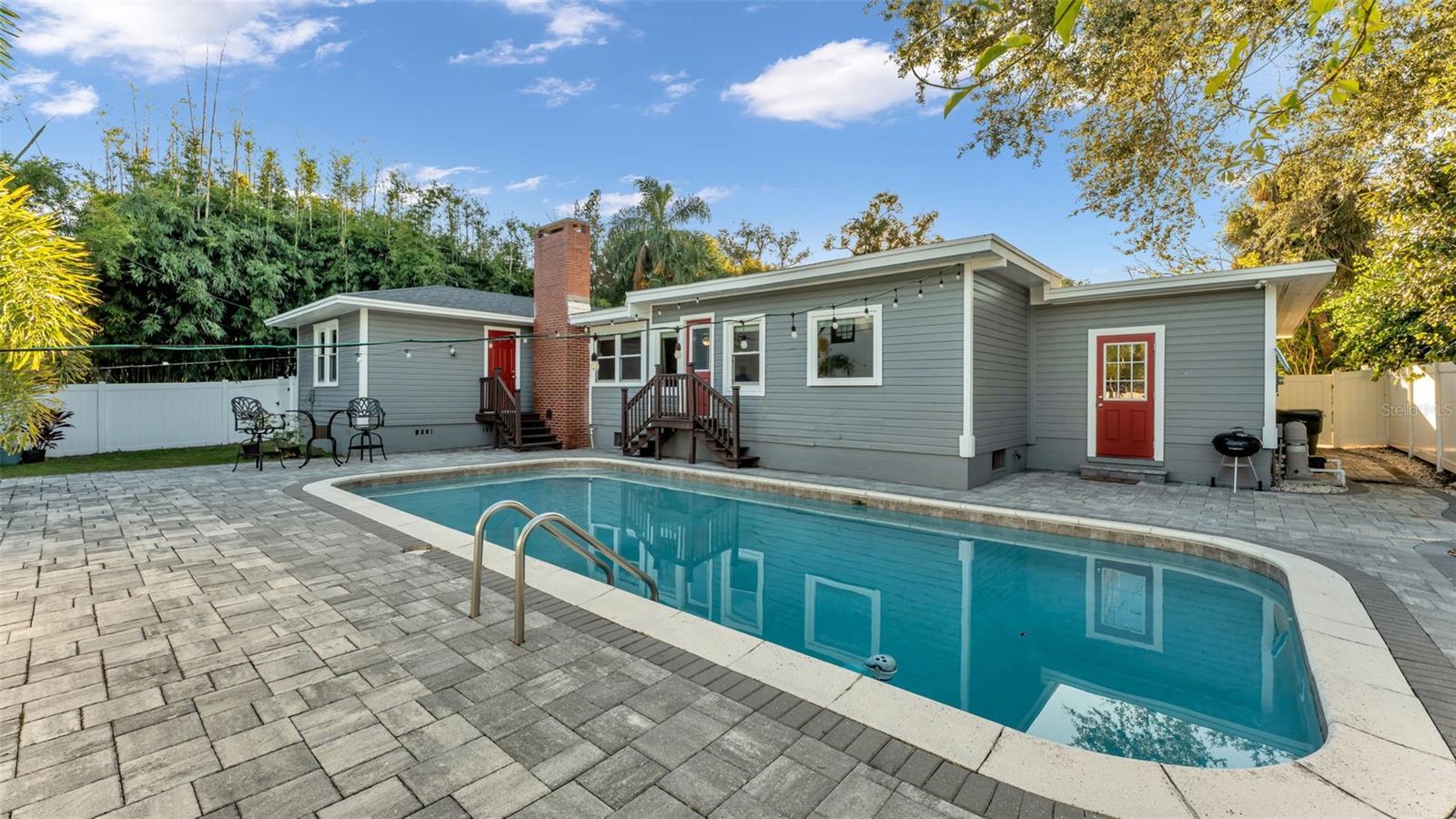 Image 35 of 47 For 2422 Coventry Ave