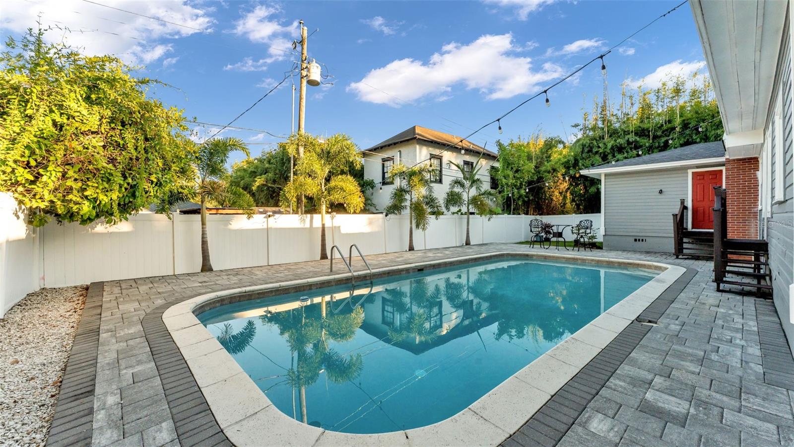 Image 36 of 47 For 2422 Coventry Ave